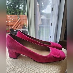 Talbots Suede Low Heeled Shoes Womens 8B .Sam Sight Of Wering See Last Pic.